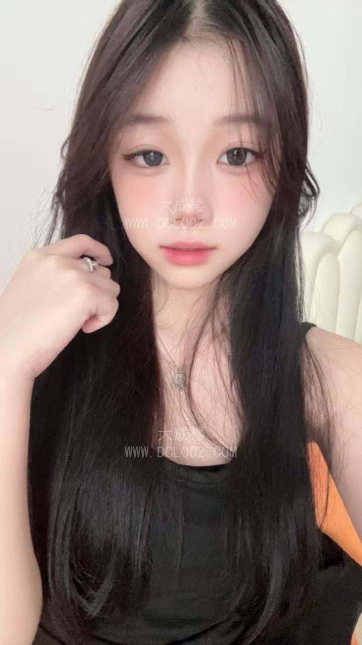 武汉耐操水灵妹子小嫩B夹人