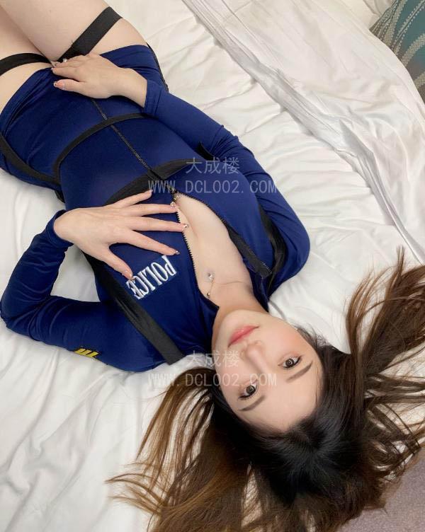 南山肤白美胸翘臀颜值老师