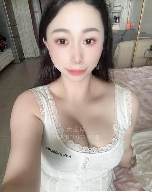 武汉大胸翘臀妹子