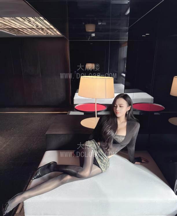 成都黑丝御姐婷婷