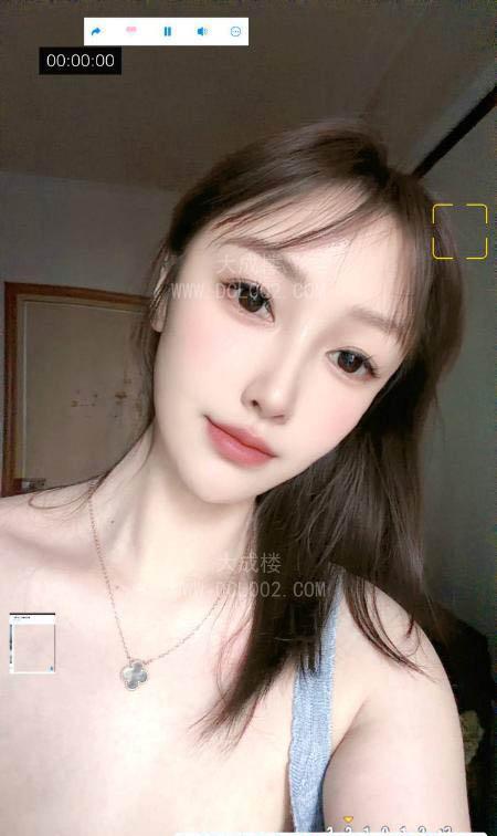 前凸后翘大胸茶茶