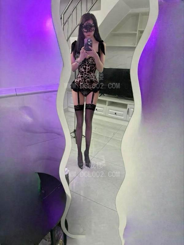 重庆娇小玲珑美人妻