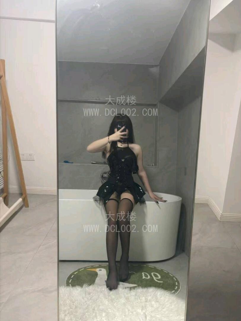 南京风骚黑丝长腿妹