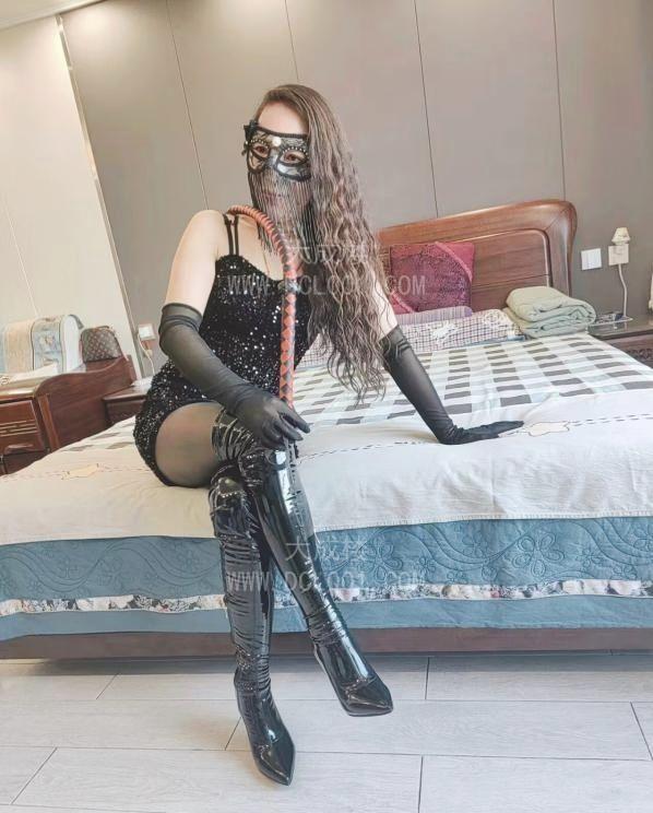 赛罕S大波浪皮鞭教主