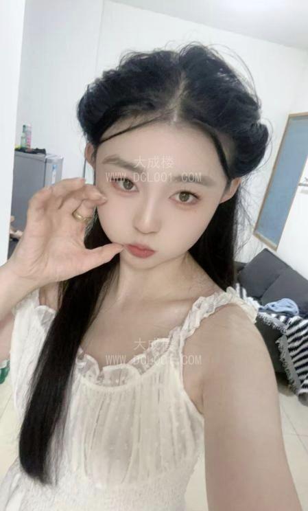 南山清纯颜值嫩妹