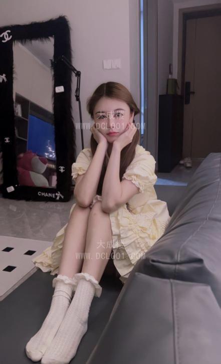 杭州双马尾嫩妹妮佳