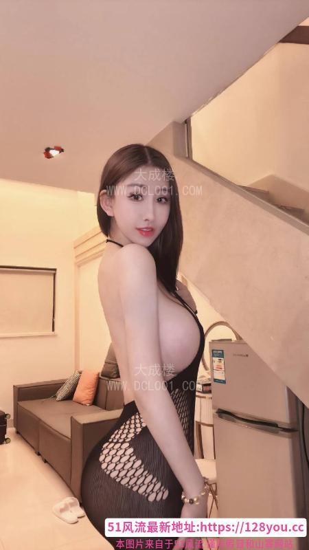 南山高挑长腿巨乳御姐