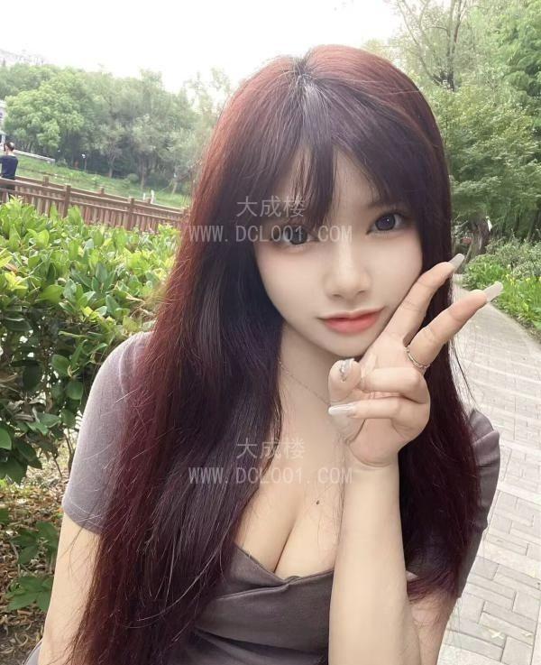 浦东大胸妹子小小