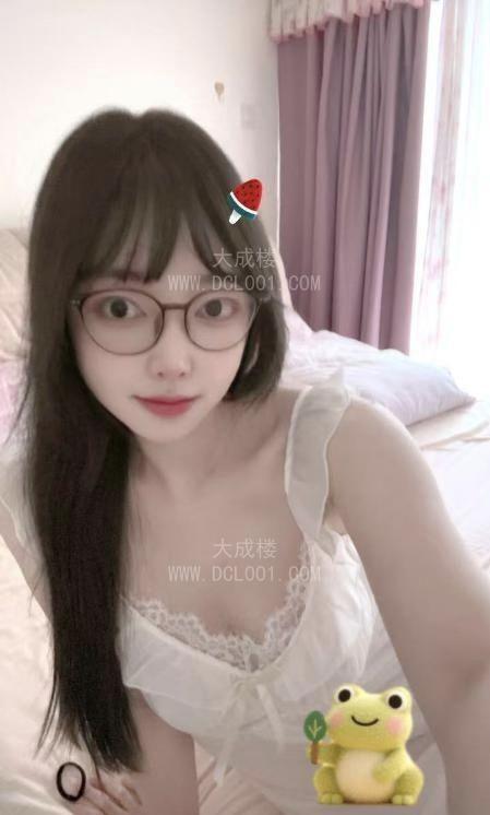 南山温柔大胸眼镜老师