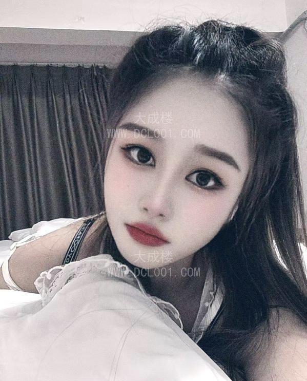 天河性感大胸小姐姐