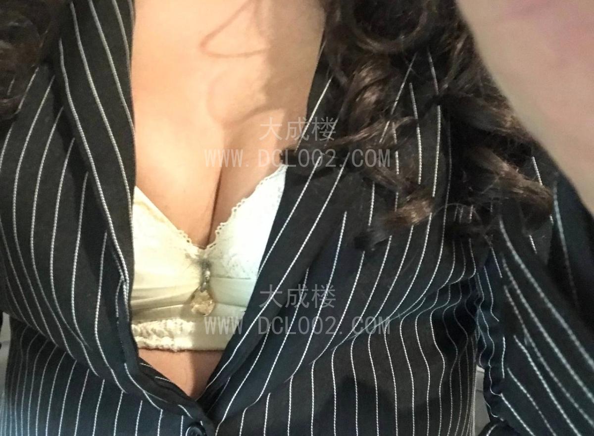 自荐认证大奶骚逼白领下海求操