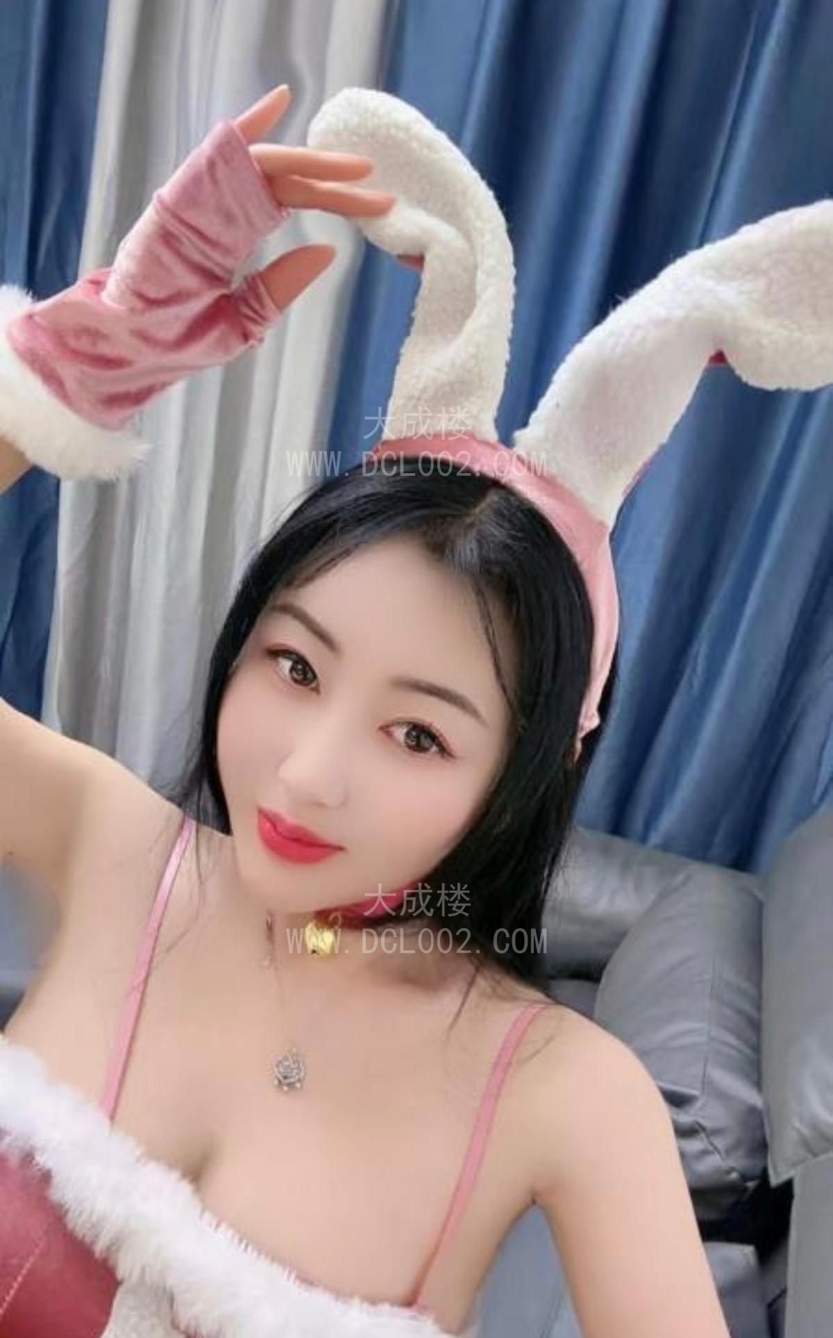 苏州风骚大奶人妻露露