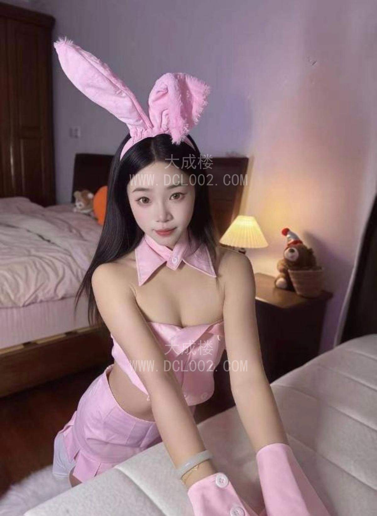 闵行蜜桃臀萌妹璐瑶