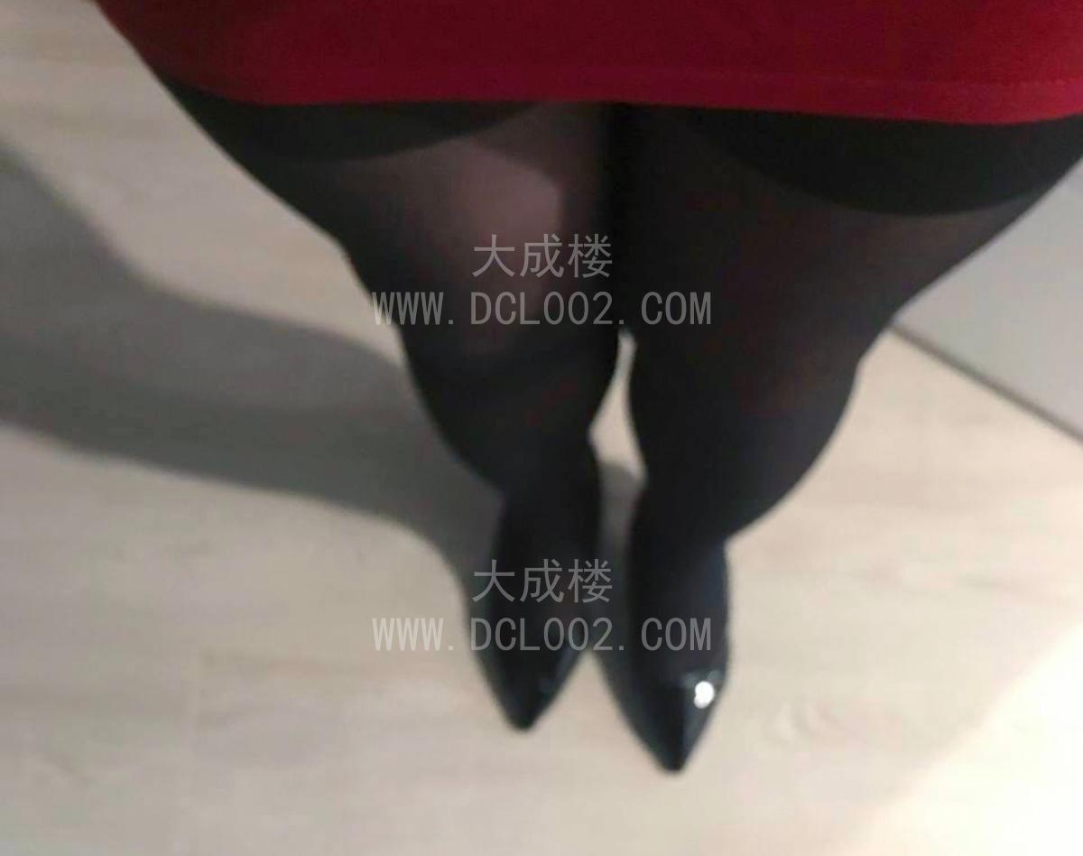 自荐认证大奶骚逼白领下海求操