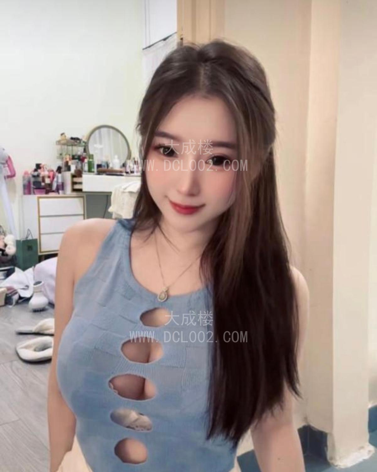 南昌一个过年不休息的美女