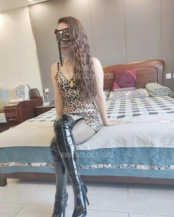 赛罕S大波浪皮鞭教主