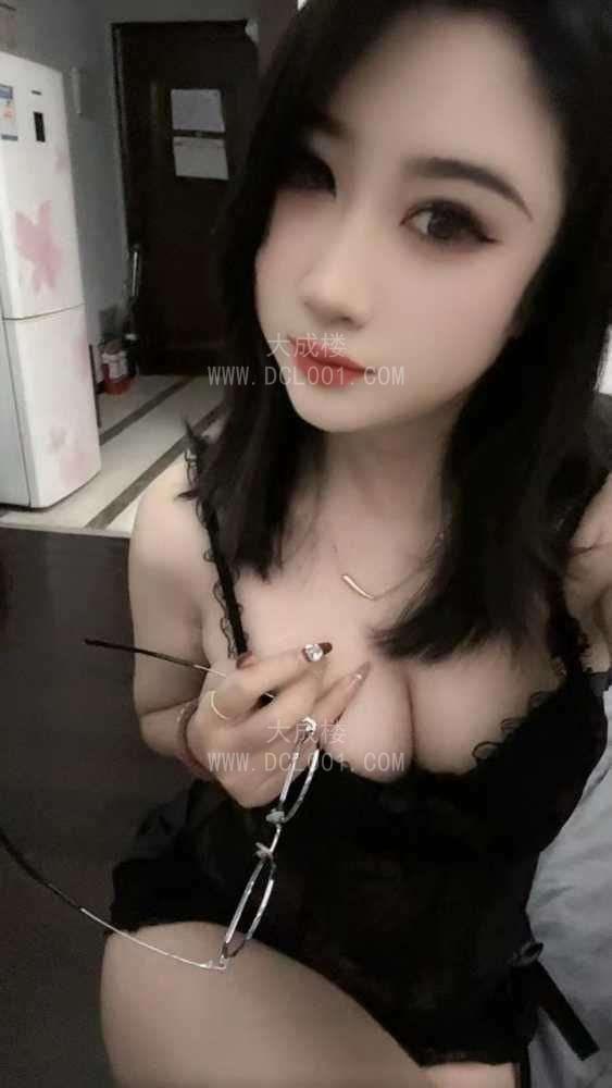 越秀170舌吻小依娜