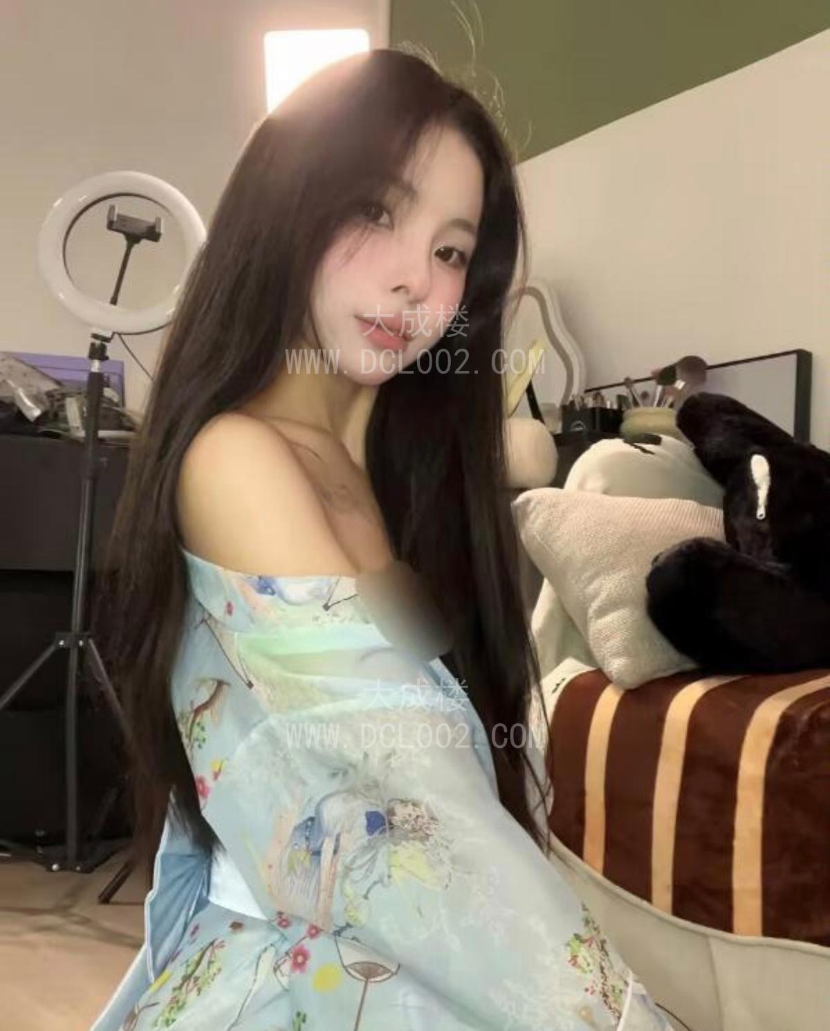 普陀二刷风骚制服屁桃