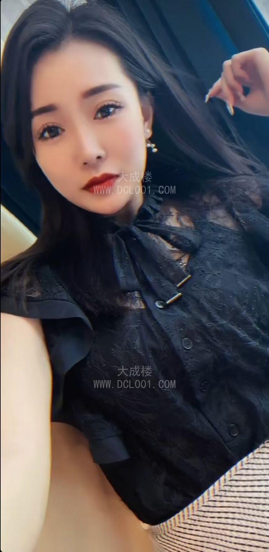 活泼的甜甜小可爱