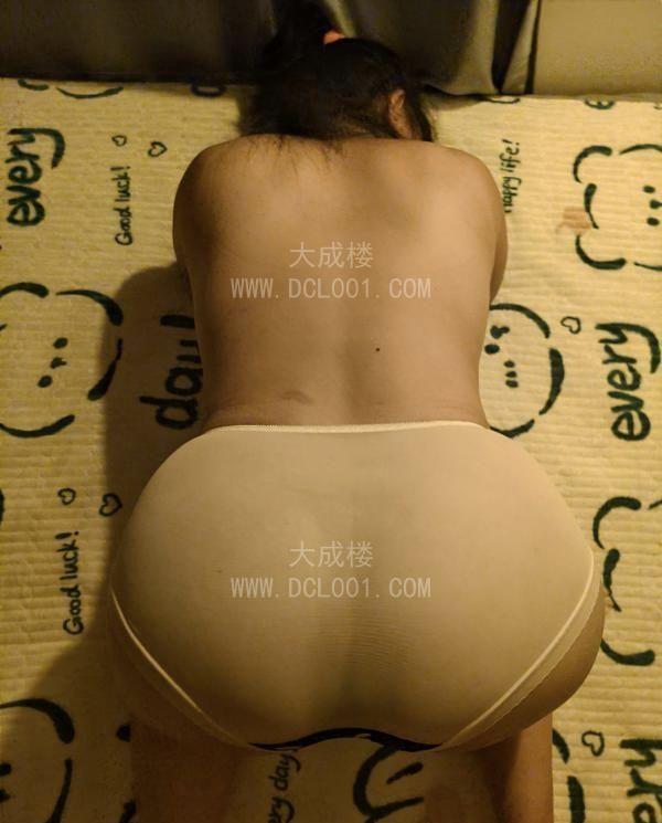 白云丰臀巨乳大白兔