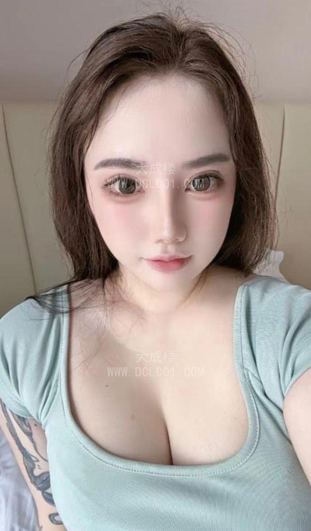 水贝年轻纹身小妹