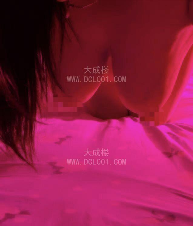 秦淮夫子庙巨乳少妇